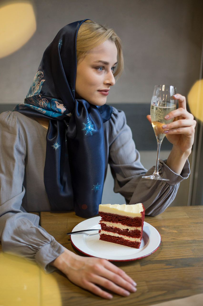 Хустка шовкова "Два янголи" (синя)